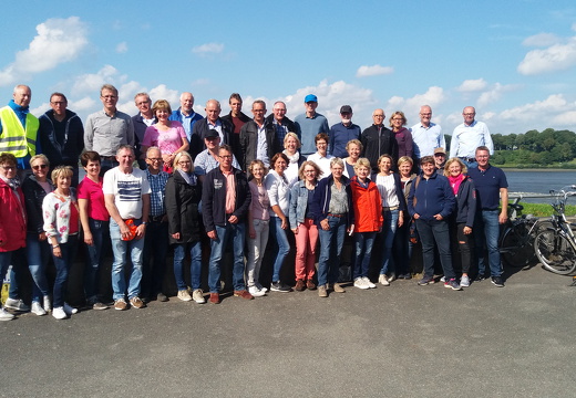 Alte Herren auf grosser Fahrt Radtour Altes Land 2017